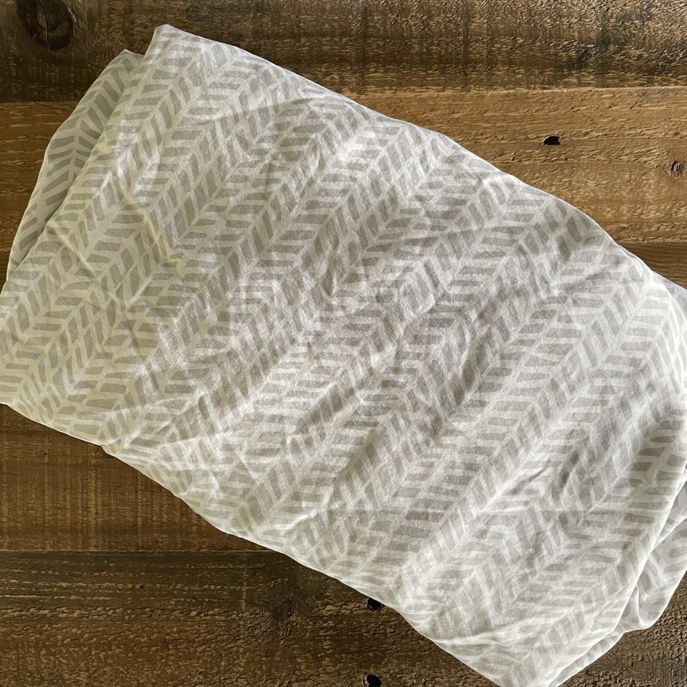 POTTERY BARN KIDS Broken Arrow Organic Crib Fitted Sheet Gray White Chevron